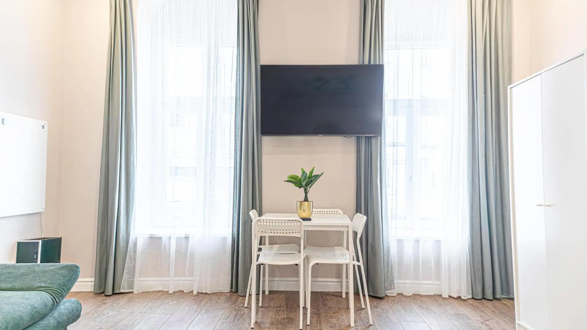 Stylish Apartment Wiener Stadthalle